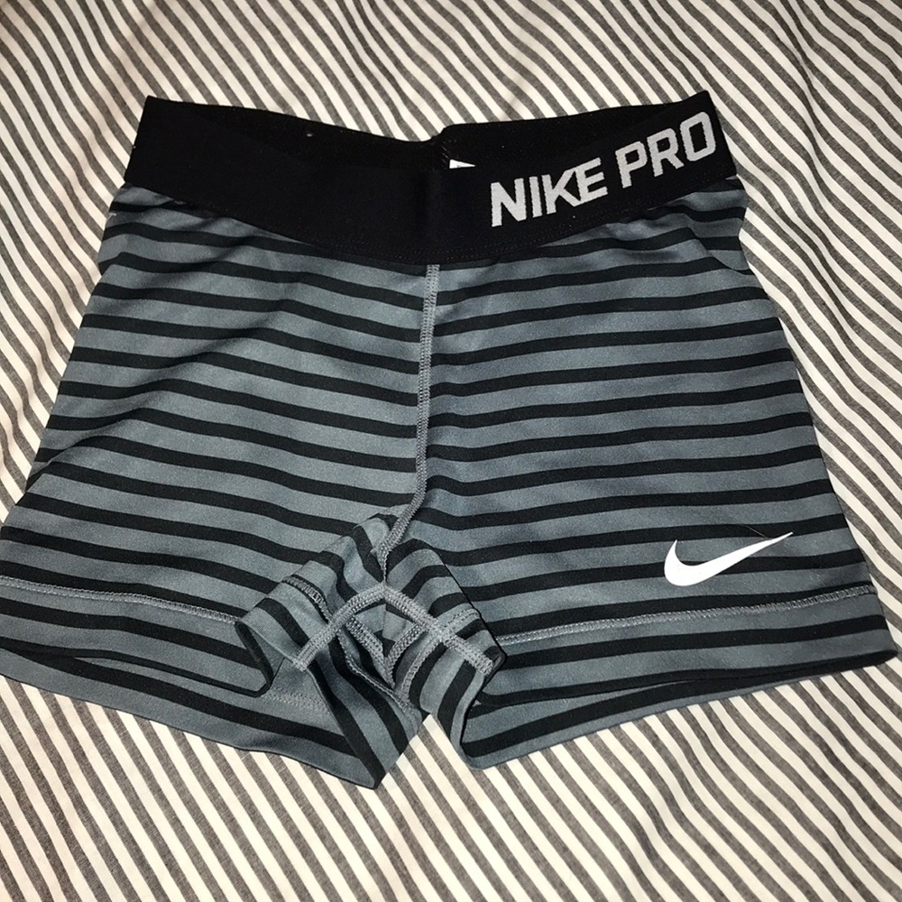 NIKE PRO
